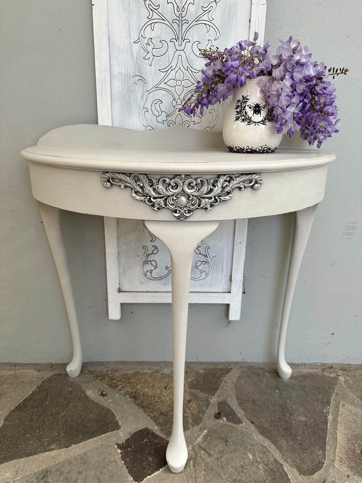 Elegant Imperial Linen Demi Lune table