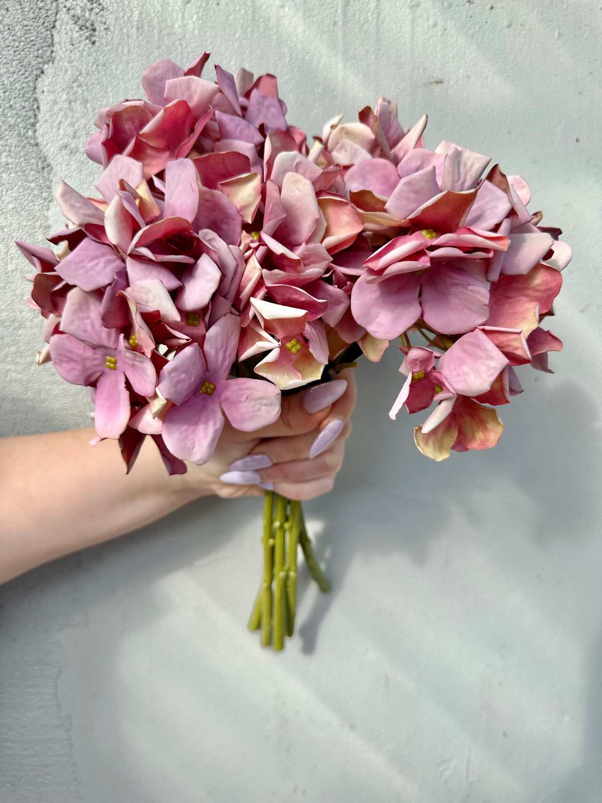 Petite Hydrangea Stem mixed pinks