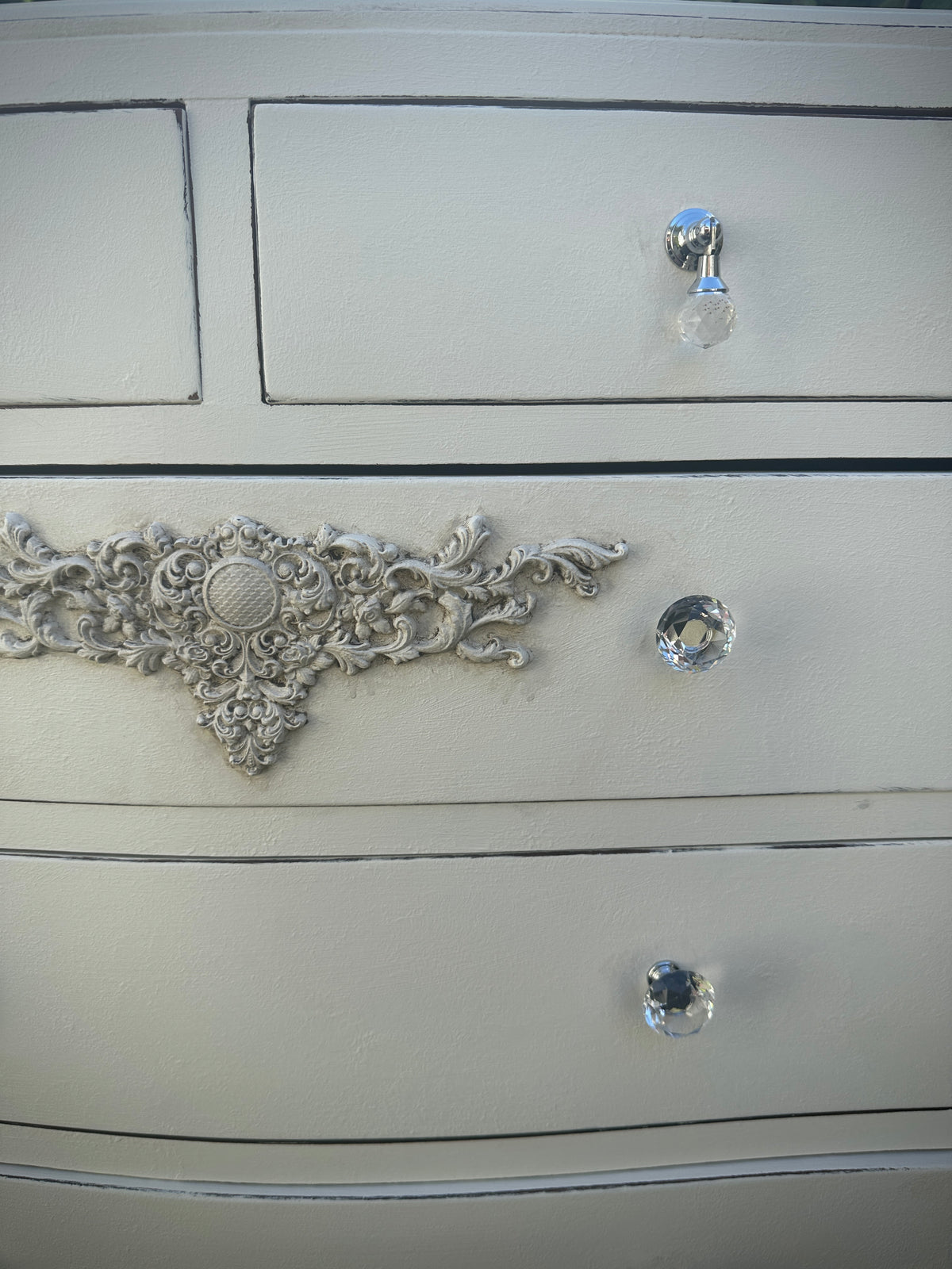 Timeless Drawer set in white