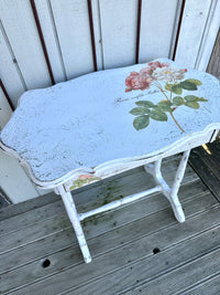 Shabby romantic floral table