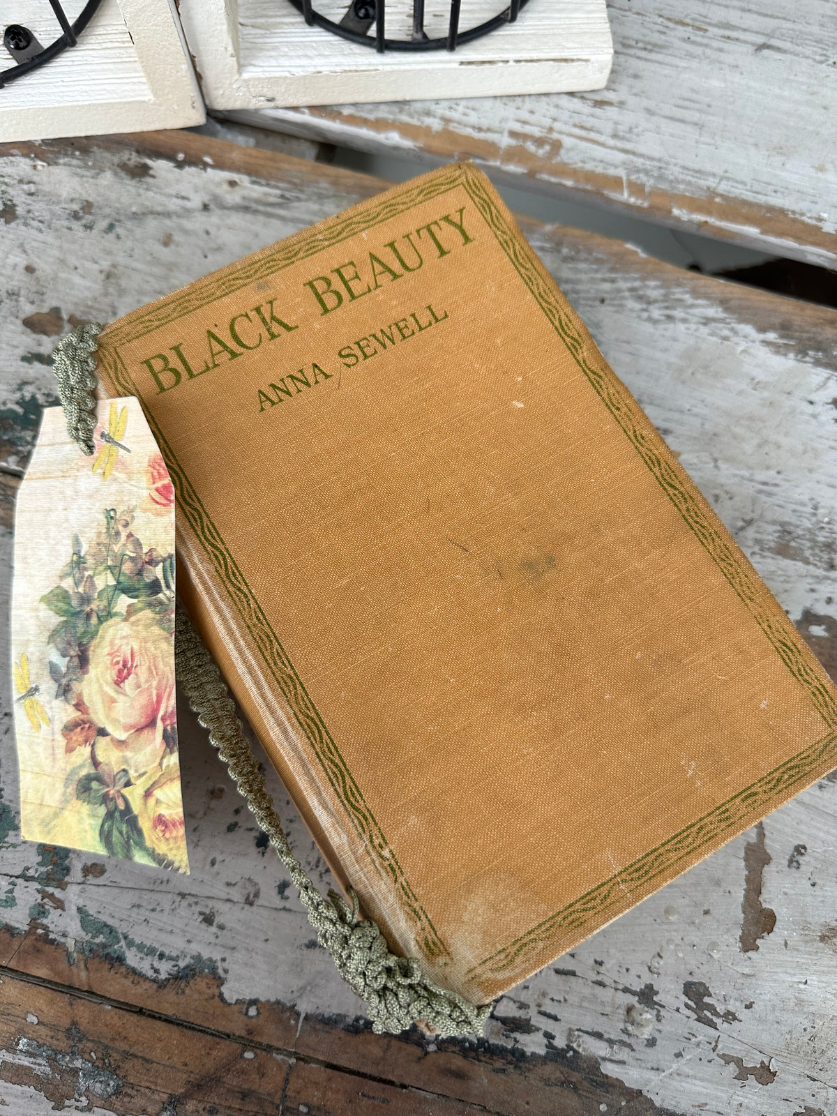 Book Vintage yellow Black Beauty