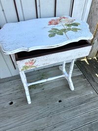 Shabby romantic floral table