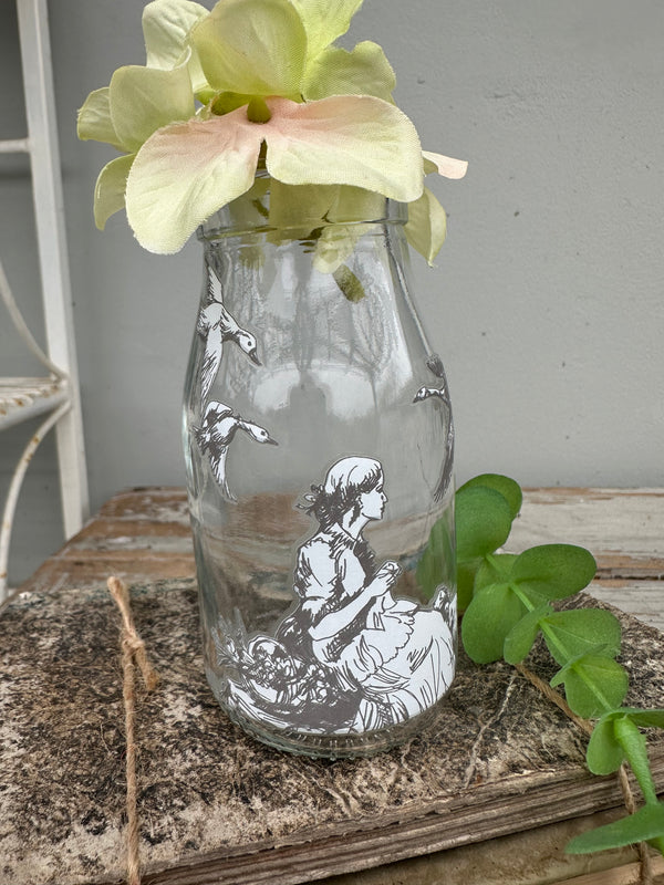 Glass bottle with toile - ex the PMV studio