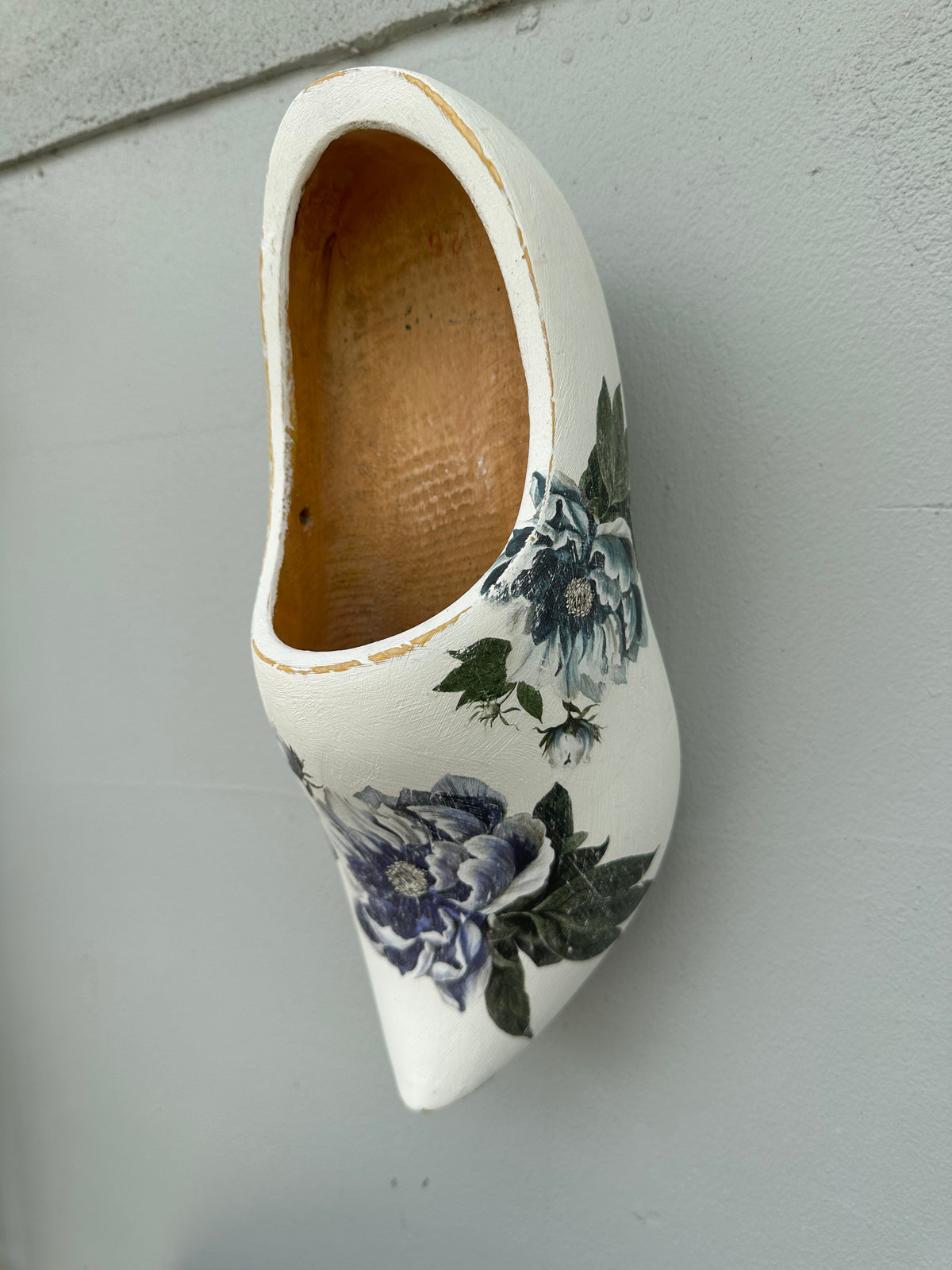 Hanging wooden Clog in blue & white