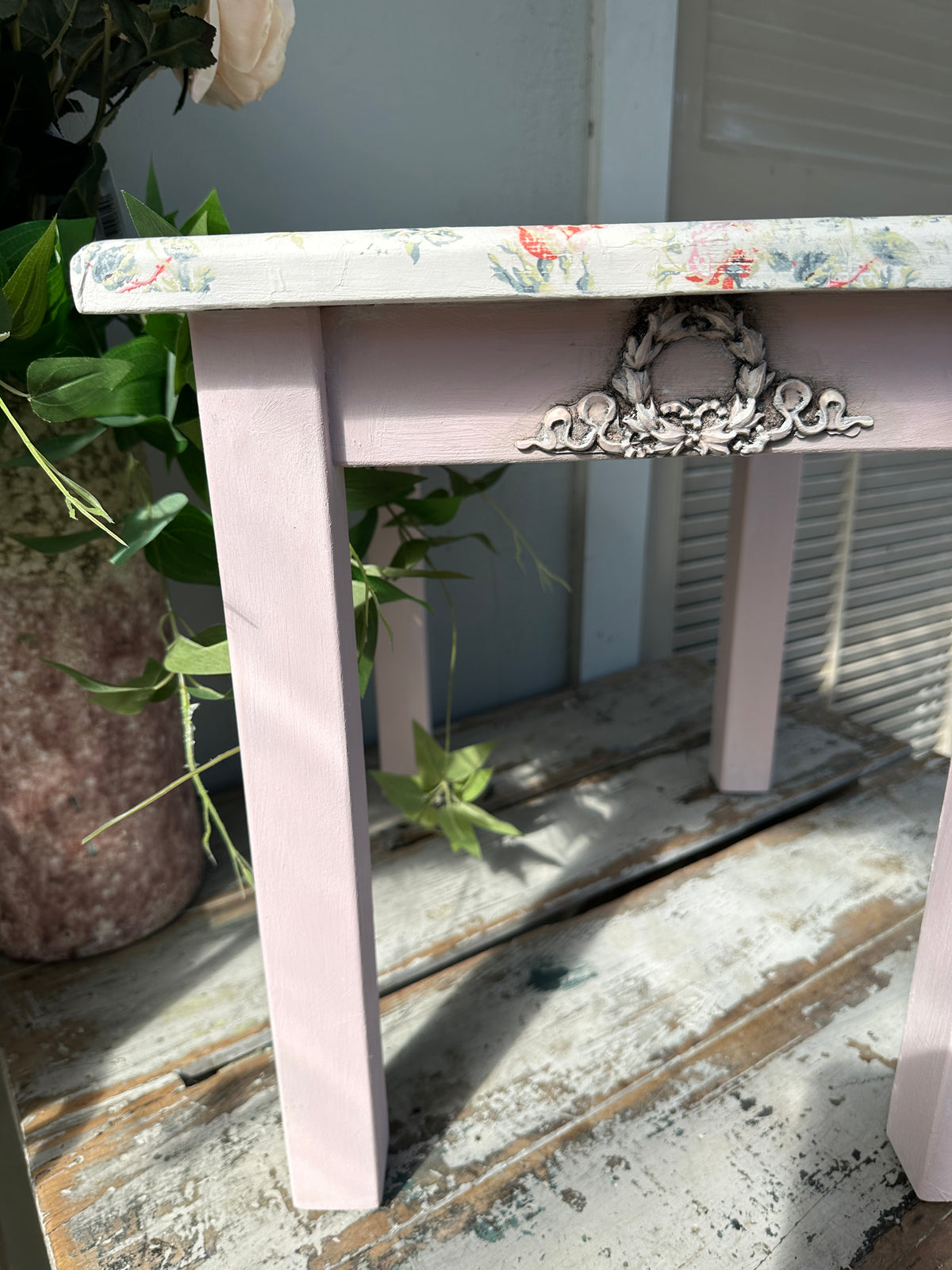 Delicate Rose side table