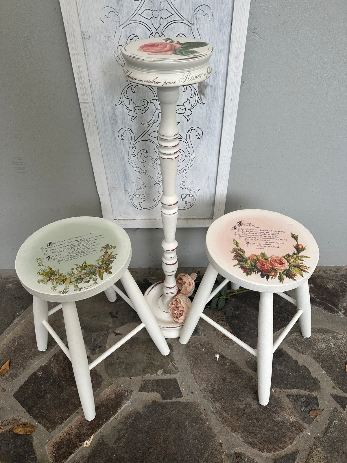 Stool table White & Duck Egg floral