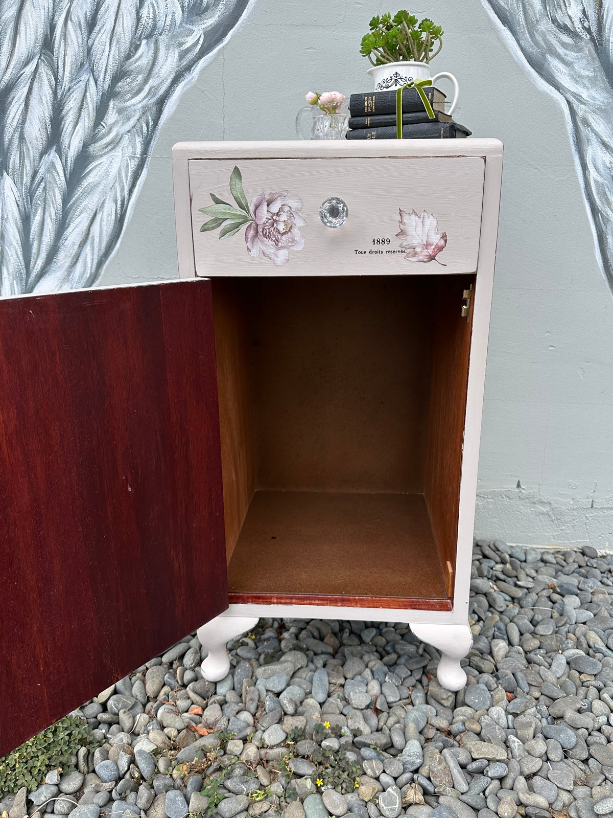 Blossom Breeze Lilac side table