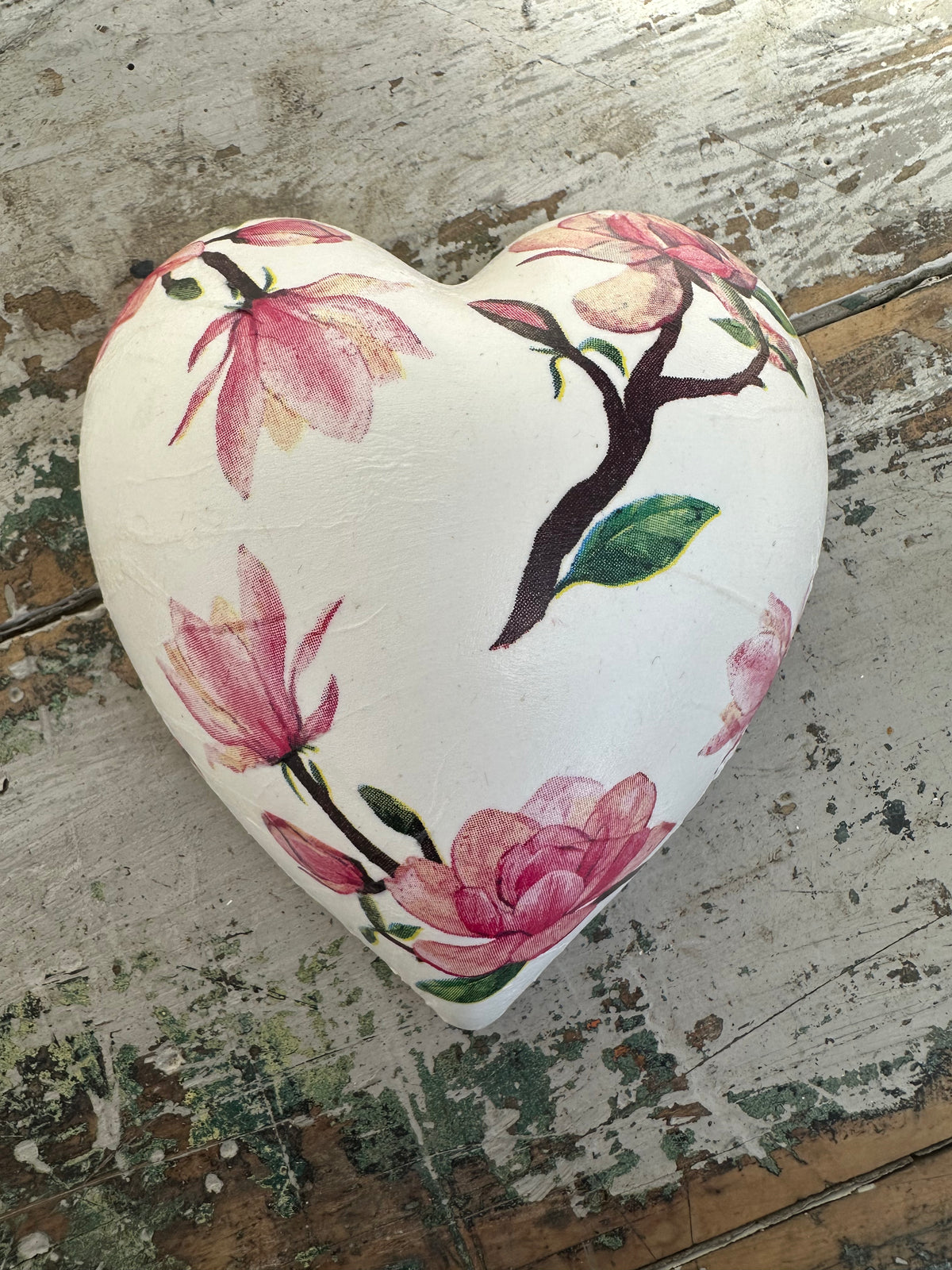 Magnolia Heart Medium