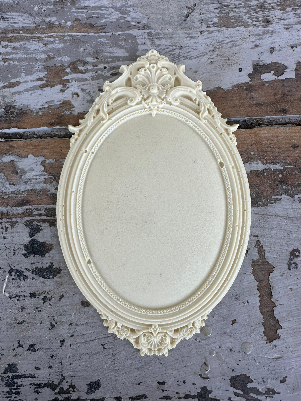 Resin Applique Oval frame