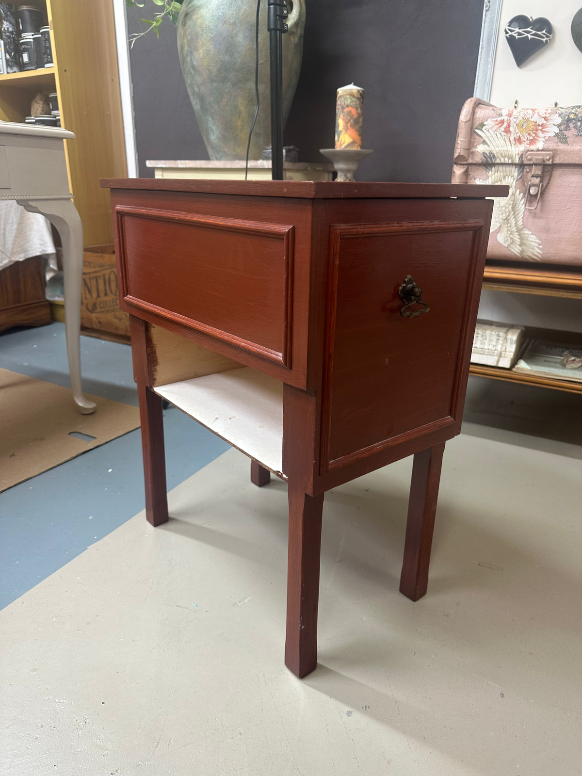 Side table / sewing cabinet in soft French look Izabellars Room | Paint Me Vintage