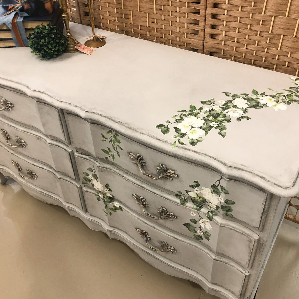 Beautiful Rivers Peak Trellis Drawers