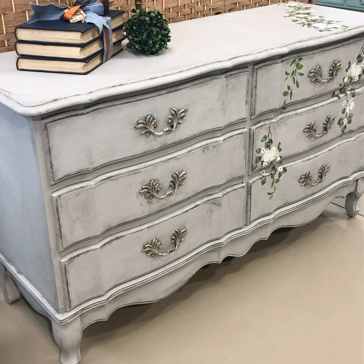 Beautiful Rivers Peak Trellis Drawers