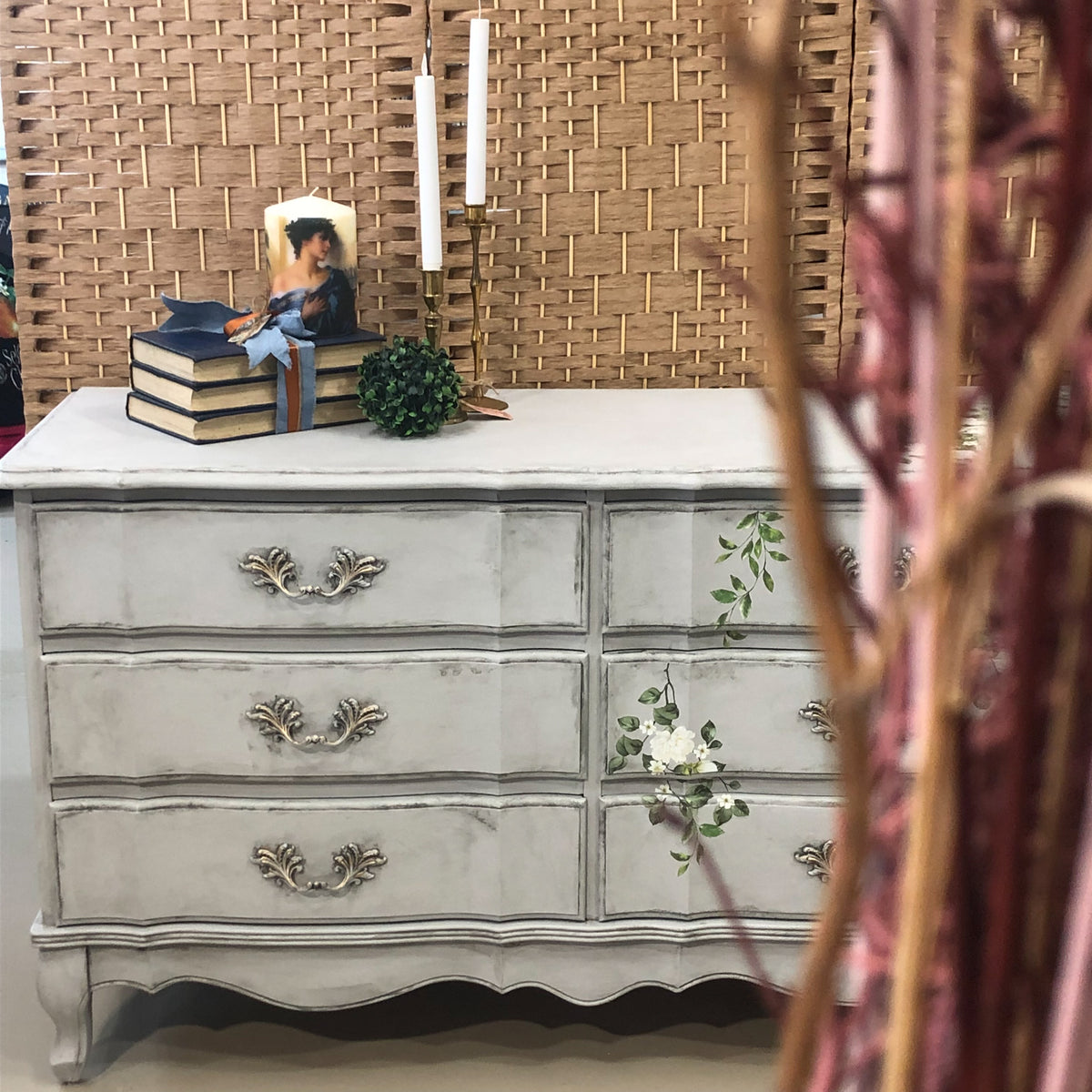 Beautiful Rivers Peak Trellis Drawers